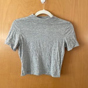 LULULEMON GREY SHORT SLEEVE CROP TOP